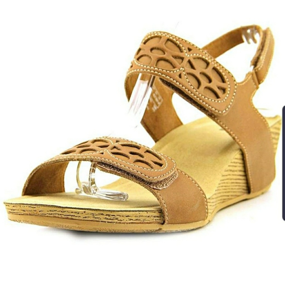 CLARKS ALTO ANTHEM WEDGE SANDALS